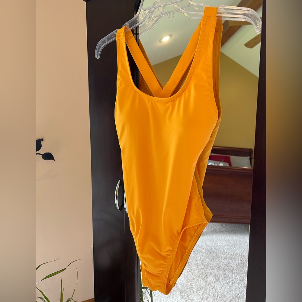 The Tulum one piece swimsuit by Andie, size XS.  It’s perfect for someone 😎